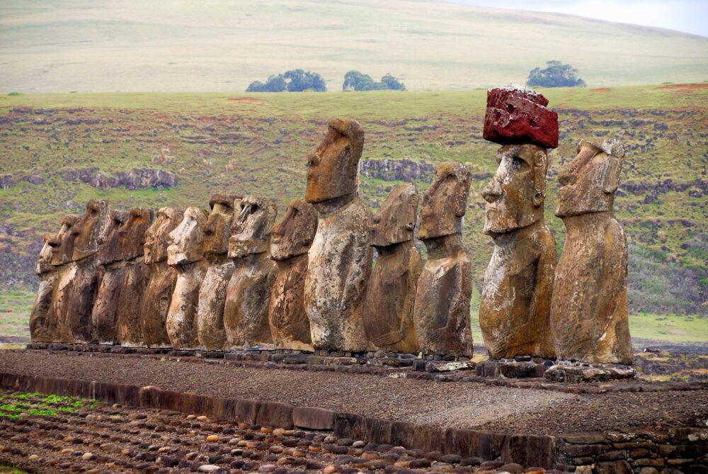 おもしろわかる！世界遺産ユニバーシティ ラパ・ヌイ国立公園（イースター島） 理由2：石造の傑作「モアイ」が数多く残っている