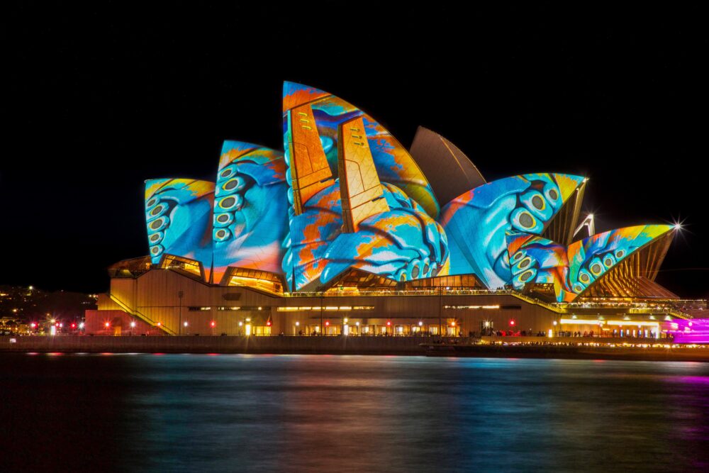 おもしろわかる！世界遺産ユニバーシティ シドニー・オペラハウス オペラハウスの光のショー「ビビット・シドニー（Vivid Sydney）」