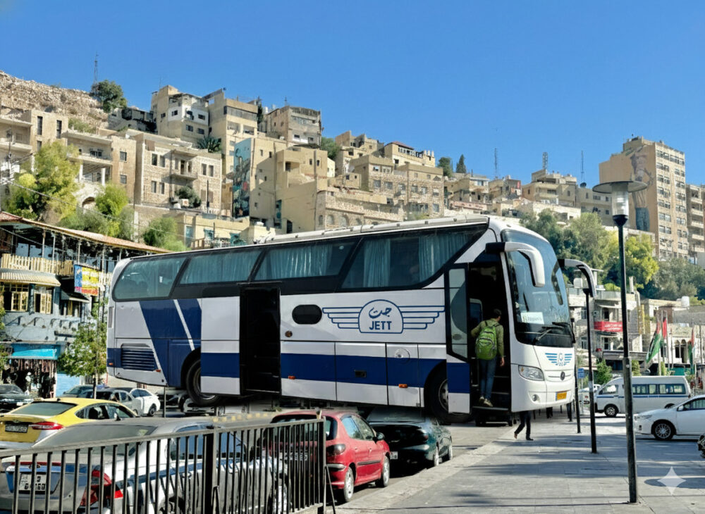 おもしろわかる！世界遺産ユニバーシティ ヨルダン・ペトラ遺跡への行き方まとめ 当日、バス乗車地に行く