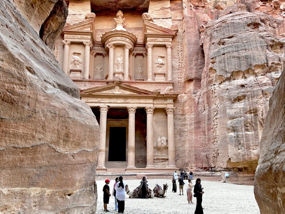 おもしろわかる!世界遺産ユニバーシティ ペトラ遺跡 人気のエル・ハズネまでが遠い